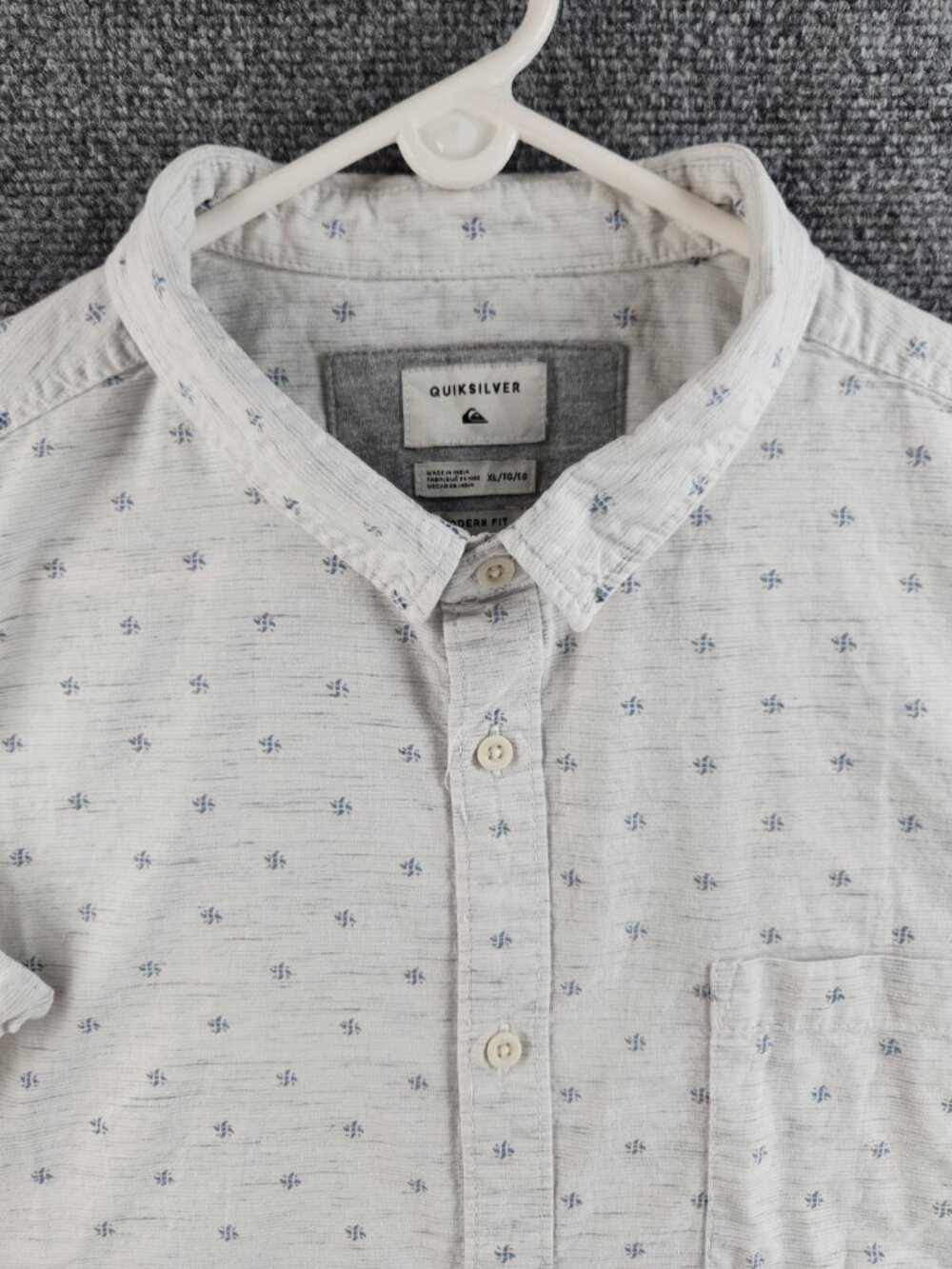 Quiksilver XL Gray Heathered Modern Fit Button Up Shirt Men Short Sleeve Cotton
